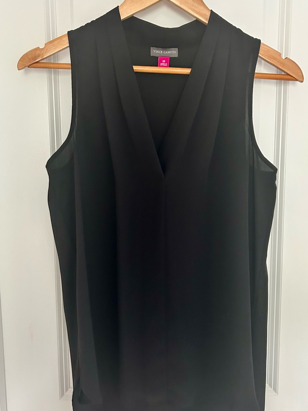Vince Camuto Black Sleeveless V-Neck Blouse with Draped Front